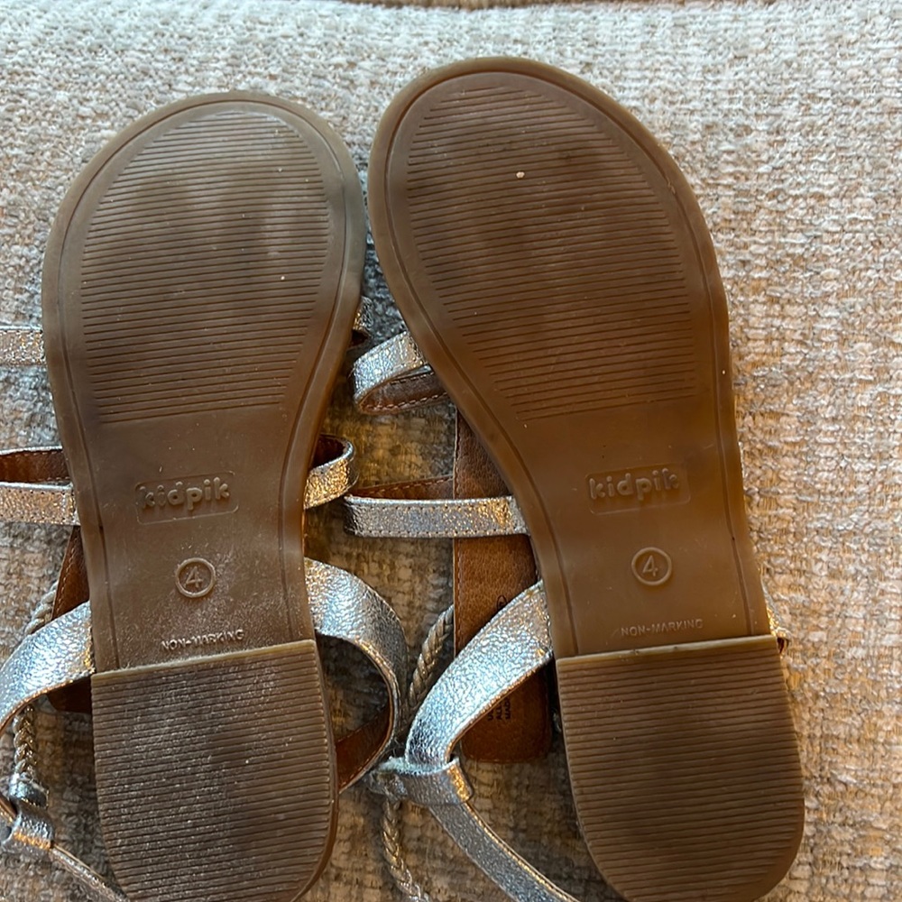 Kidpik size 4 silver sandals